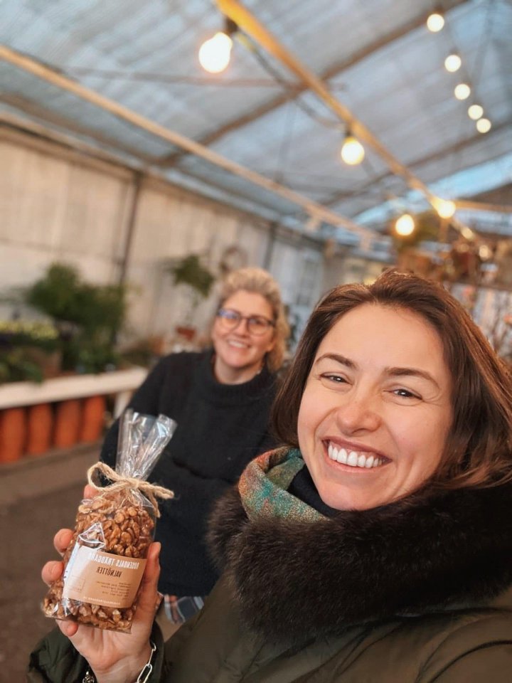 (FOTO)Nucile moldovenești pot fi cumpărate în grădina botanică regală din Suedia