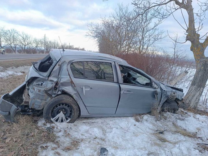 Cazul tânărului transportat cu elicopterul SMURD la Institutul de Medicină din Chişinău. DETALII despre ACCIDENTUL CUMPLIT în urma căruia a ajuns la spital (FOTO)