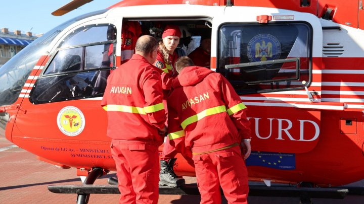 Un tânăr din raionul Drochia, TRANSPORTAT cu un elicopter SMURD la Chişinău. Ce s-a întâmplat (FOTO)