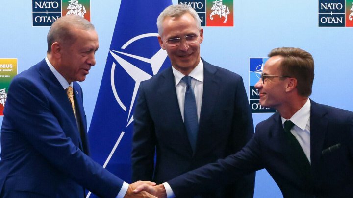 Parlamentul turc a aprobat aderarea Suediei la NATO, după 20 de luni de negocieri intense