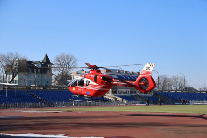 Un tânăr din raionul Drochia, TRANSPORTAT cu un elicopter SMURD la Chişinău. Ce s-a întâmplat (FOTO)