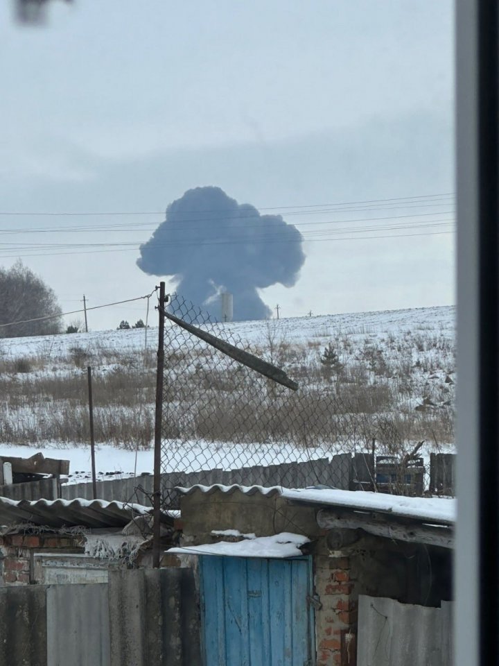 Un avion militar rusesc cu 65 de prizonieri ucraineni la bord s-a prăbușit lângă granița cu Ucraina (FOTO/VIDEO)