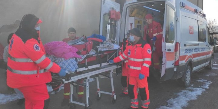 Un tânăr din raionul Drochia, TRANSPORTAT cu un elicopter SMURD la Chişinău. Ce s-a întâmplat (FOTO)