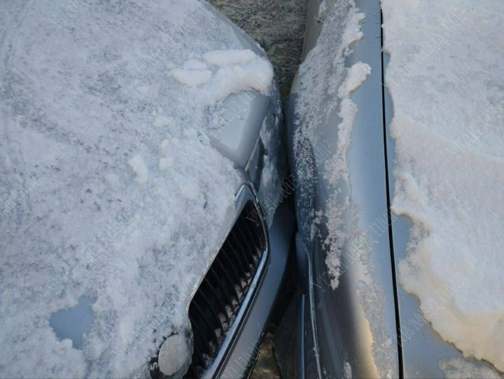 ACCIDENT. Două automobile s-au lovit VIOLENT (FOTO/VIDEO)