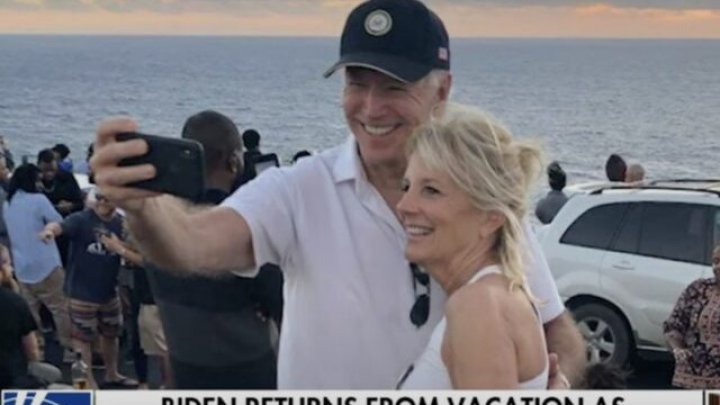 „Este roşu ca sfecla”. Joe Biden, din nou în atenţia tabloidelor după vacanţa petrecută în Caraibe