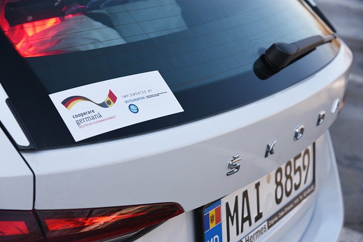 Automobile, sisteme inteligente ce urmează a fi montate în mașinile de patrulare şi echipament tehnic, donate IGP de către Ambasada Germaniei FOTO 