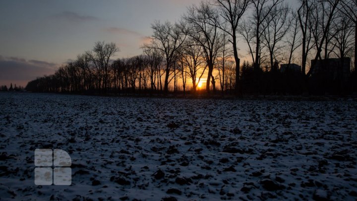 Ploi, lapoviţă şi temperaturi în creştere. Ce maxime se vor înregistra vineri