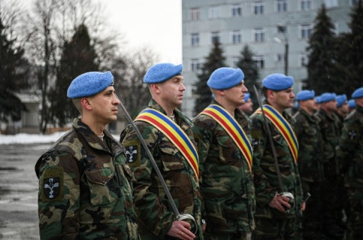 (FOTO/VIDEO) 41 de militari ai Armatei Naționale, detașați în Kosovo pentru operațiuni de menținere a păcii. În premieră, vor participa și patru femei 