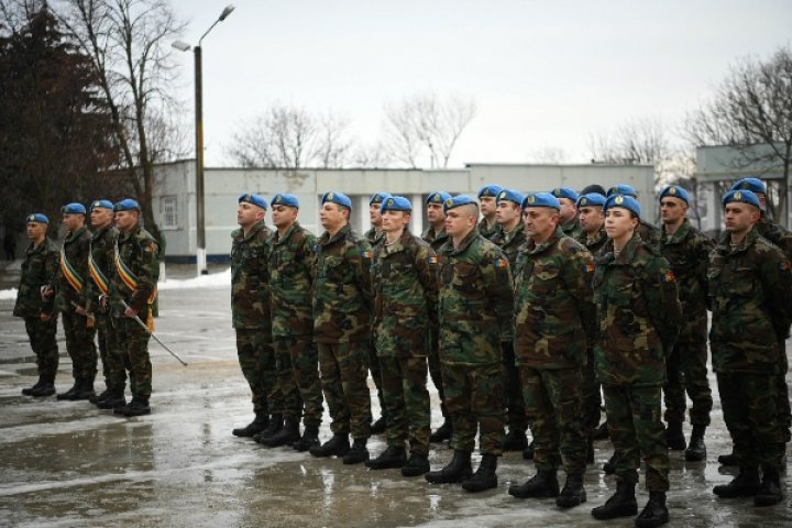 (FOTO/VIDEO) 41 de militari ai Armatei Naționale, detașați în Kosovo pentru operațiuni de menținere a păcii. În premieră, vor participa și patru femei 