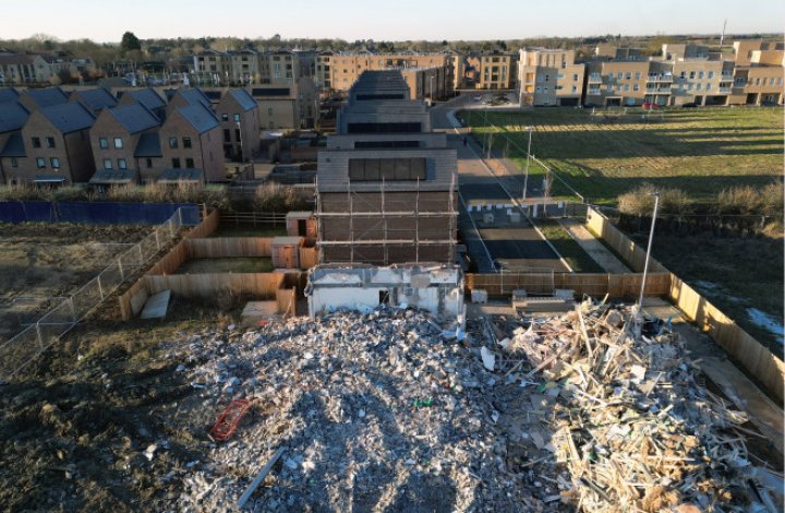 Un dezvoltator imobiliar demolează peste 80 de case pe care abia le-a construit. Descoperirea care a dus la decizia drastică FOTO