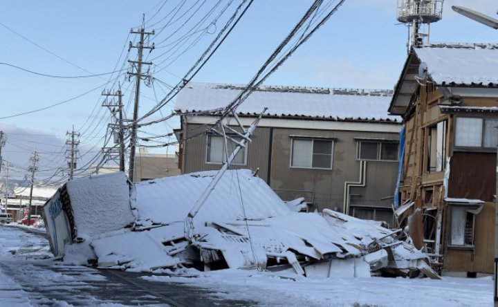 (FOTO) Fără apă, în ger, amenințați de boli și infecții. Cum trăiesc japonezii la o lună de la cel mai mortal cutremur din ultimii ani 