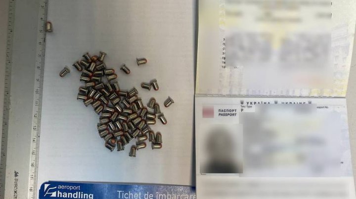 78 de cartușe descoperite în bagajul unei pasagere de pe Aeroportul Internațional Chișinău