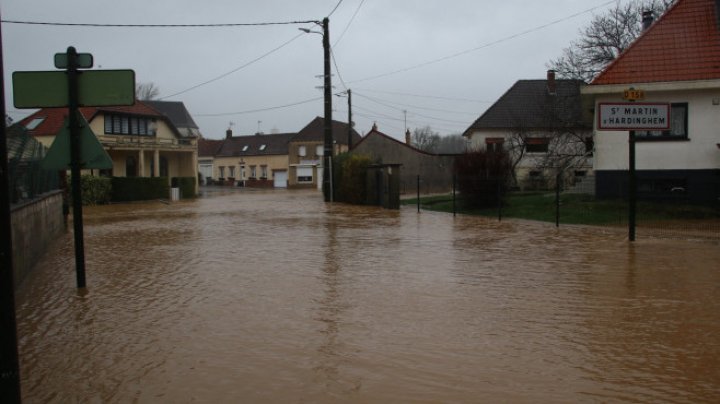 PRĂPĂD în Franţa şi Germania din cauza inundaţiilor. Oamenii, scoși din case cu bărci gonflabile. Râurile au ieșit din matcă FOTO