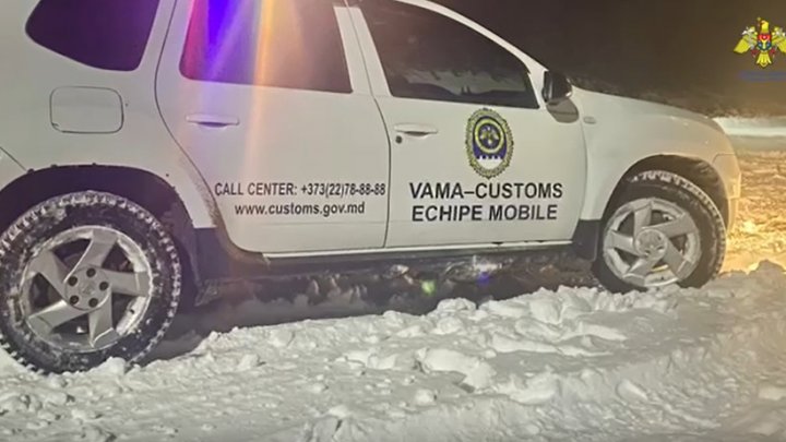 Un Mercedes, OPRIT pentru verificări. Ce ascundea moldoveanul în transport (FOTO/VIDEO)