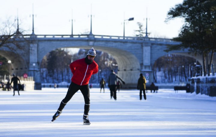 (FOTO) Cel mai mare patinoar natural din lume s-a redeschis, pentru prima dată după 2 ani. Are o lungime de aproape 8 kilometri