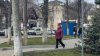 (VIDEO) A murit subit. O tânăra de 21 de ani, găsită fără suflare pe o stradă din Bălți