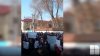 VIDEO Protest la Curtea Constituţională. Sute de persoane din Găgăuzia, nemulțumite de legea TVA-ului. Un grup de susținătorii PAS au organizat un contra-protest 