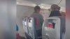 Un pasager a încercat să deschidă uşa unui avion în timpul unui zbor. Ce s-a întâmplat mai departe (VIDEO)