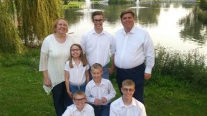 Născuți în an bisect. O familie din SUA este a doua din lume care are trei copii născuți pe 29 februarie