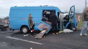 Se zbate între viaţă şi moarte. Un moldovean, victima ACCIDENTULUI TERIBIL din Ungaria are nevoie de ajutor. "Acasă are 4 copii și o soție îndurerată"