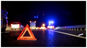 Accident grav la Străşeni. Sunt implicate trei maşini. Poliţia şi ambulanţa, la faţa locului