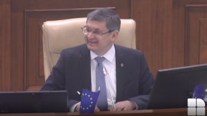 VIDEO. Ce a făcut Igor Grosu în şedinţa de astăzi a Parlamentului şi a stârnit hohote de râs în rândul deputaţilor
