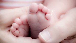 Moment emoționant: O mamă din Teleneşti a născut acasă, fiind asistată de medicii de la urgenţă