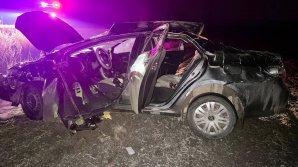 FOTO Accident grav. Președinta organizației teritoriale a unui partid politic S-A RĂSTURNAT cu MAŞINA, în raionul Drochia 