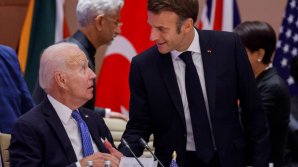 O nouă gafă a preşedintelui SUA. Joe Biden l-a încurcat pe Emmanuel Macron cu fostul președinte al Franței, Francois Mitterrand, care a murit în 1996  