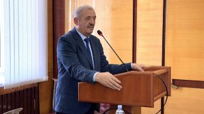 Un conferențiar universitar, recunoscut vinovat de hărțuire sexuală și corupere activă va continua să profeseze. Decizia luată de Curtea de Apel Bălţi 