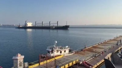 Ucraina este pregătită să reducă exporturile de alimente pentru a-i calma pe fermierii polonezi furioşi