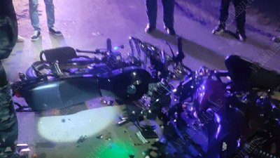 Două mopede s-au ciocnit, 4 adolescenți au fost răniți