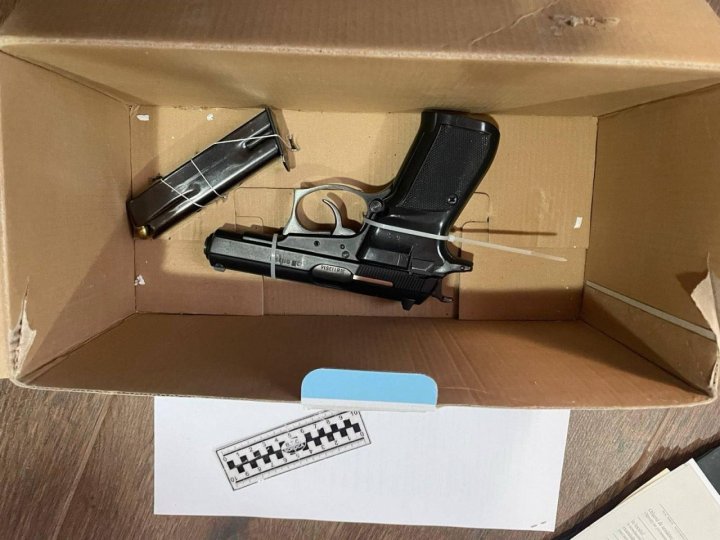 Focuri de armă la Soroca. Un bărbat a fost ÎMPUŞCAT (FOTO)