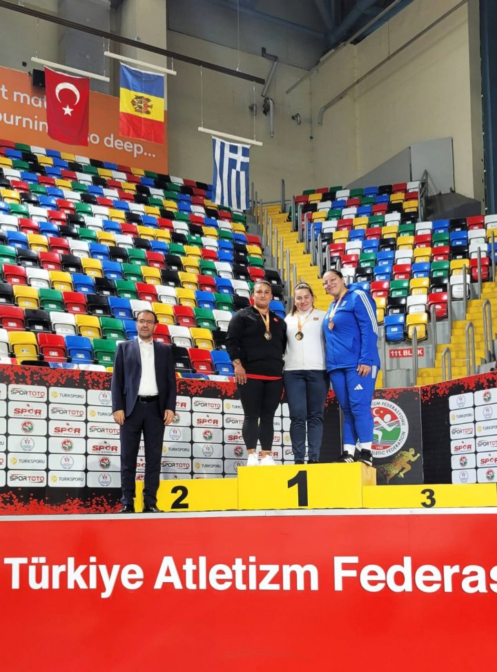 AUR pentru Moldova! Atleta Dimitriana Bezede s-a clasat pe primul loc pe podiul de premiere la Campionatul balcanic din Turcia (FOTO)