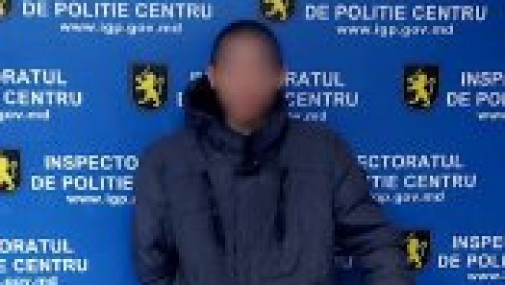 I-a furat portmoneul în care se aflau acte şi bani. Un minor, REŢINUT în flagrant