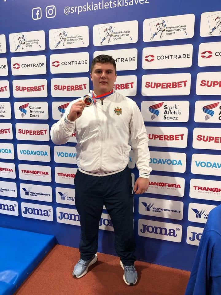 MÂNDRIE. Alexandru Mazur, CAMPION la proba de aruncare a greutății, la Campionatul Balcanic de atletism în sală (FOTO)