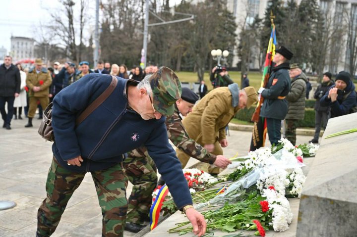 Eroii căzuţi în războiul din Afganistan, COMEMORAŢI la Chişinău (FOTO)