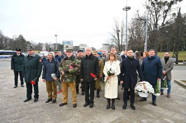 Eroii căzuţi în războiul din Afganistan, COMEMORAŢI la Chişinău (FOTO)