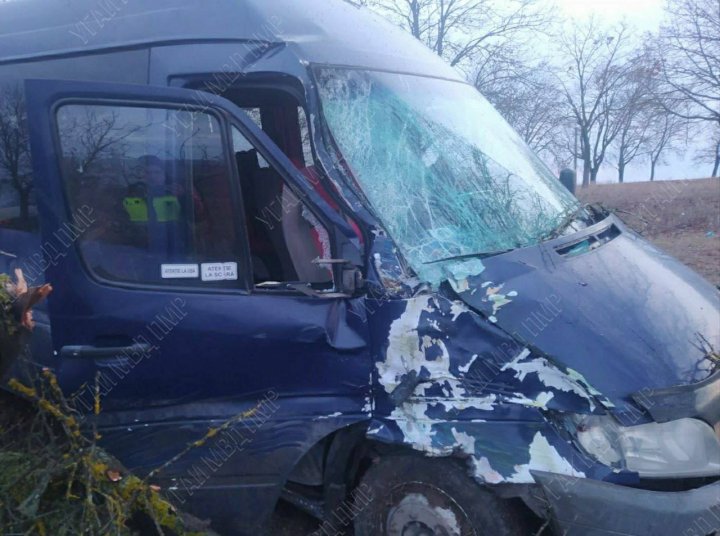 Accident VIOLENT. Un bărbat a ajuns la spital (FOTO)