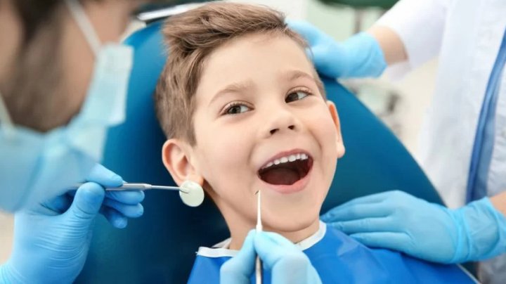 Copii din mai multe localități ale raioanelor Criuleni și Strășeni vor beneficia de servicii stomatologice GRATUITE