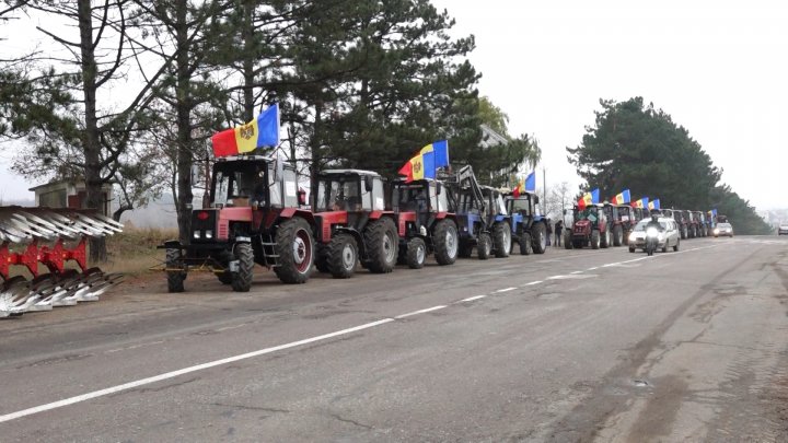 Fermierii continuă PROTESTELE. Locaţiile unde se vor afla astăzi