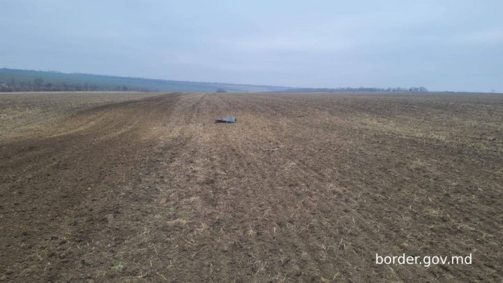 FOTO Alte fragmente de dronă, depistate în sudul Moldovei