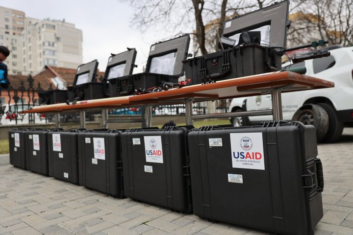 Contrabanda la vamă, DETECTATĂ mai uşor. Posturile vamale Giurgiuleşti, Leuşeni şi Sculeni au primit echipamente moderne de circa 3 milioane de lei (FOTO)