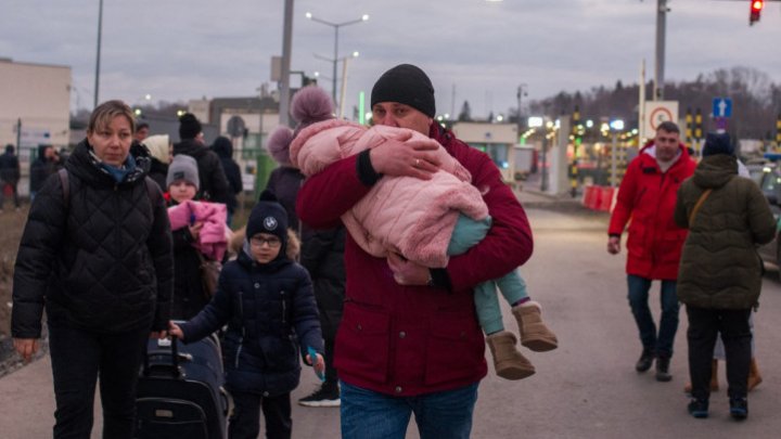 Termenul de acordare a protecției temporare persoanelor strămutate din Ucraina, prelungit cu un an