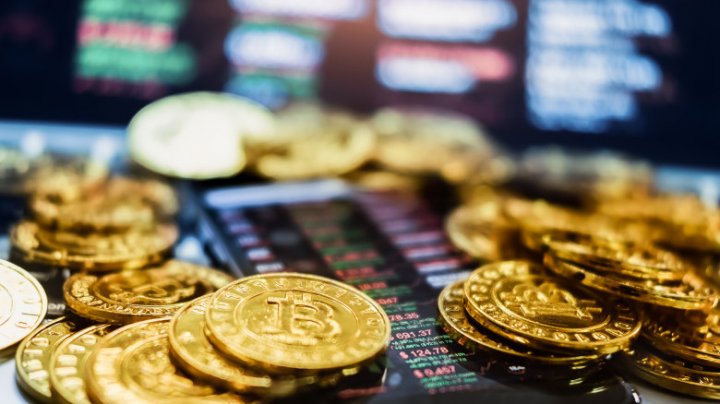 Bitcoin depăşeşte pragul de 60.000 de euro şi se apropie de recordul absolut de acum 2 ani  