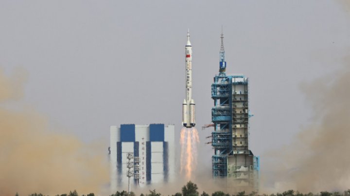 China a dezvăluit numele navei spațiale cu care speră să ducă astronauți pe Lună 