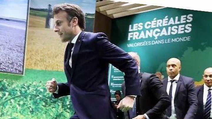 Trei arestări, opt poliţişti răniţi şi ciocniri violente la Salonul Agriculturii, unde Macron s-a plimbat timp de 13 ore sub protecţia masivă a poliţiei, într-o atmosferă fără precedent de tensionată, huiduit şi insultat