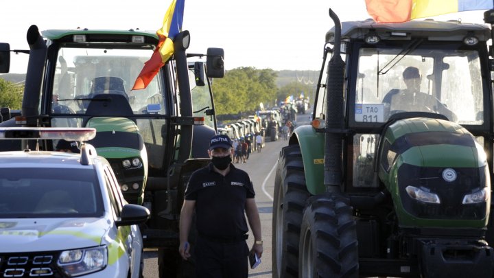 ,,Mai mare incompetenţă nu am văzut''. Agricultorii anunţă proteste joi, după amânarea ședinței cu autoritățile de profil