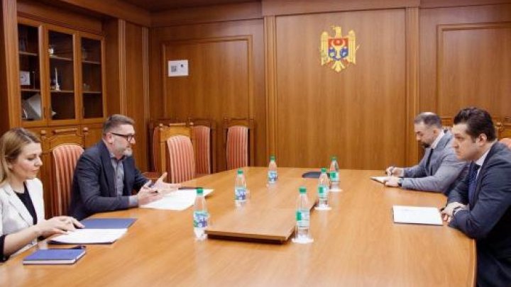 Secretarul general al MAE a discutat cu ambasadorul României în Moldova despre cooperarea bilaterală în domeniul consular