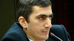 Родственники журналиста Эрнеста Варданяна, арестованного в Тирасполе, обратились к председателю Всемирного Армянского Конгресса Аре Абраняну. 